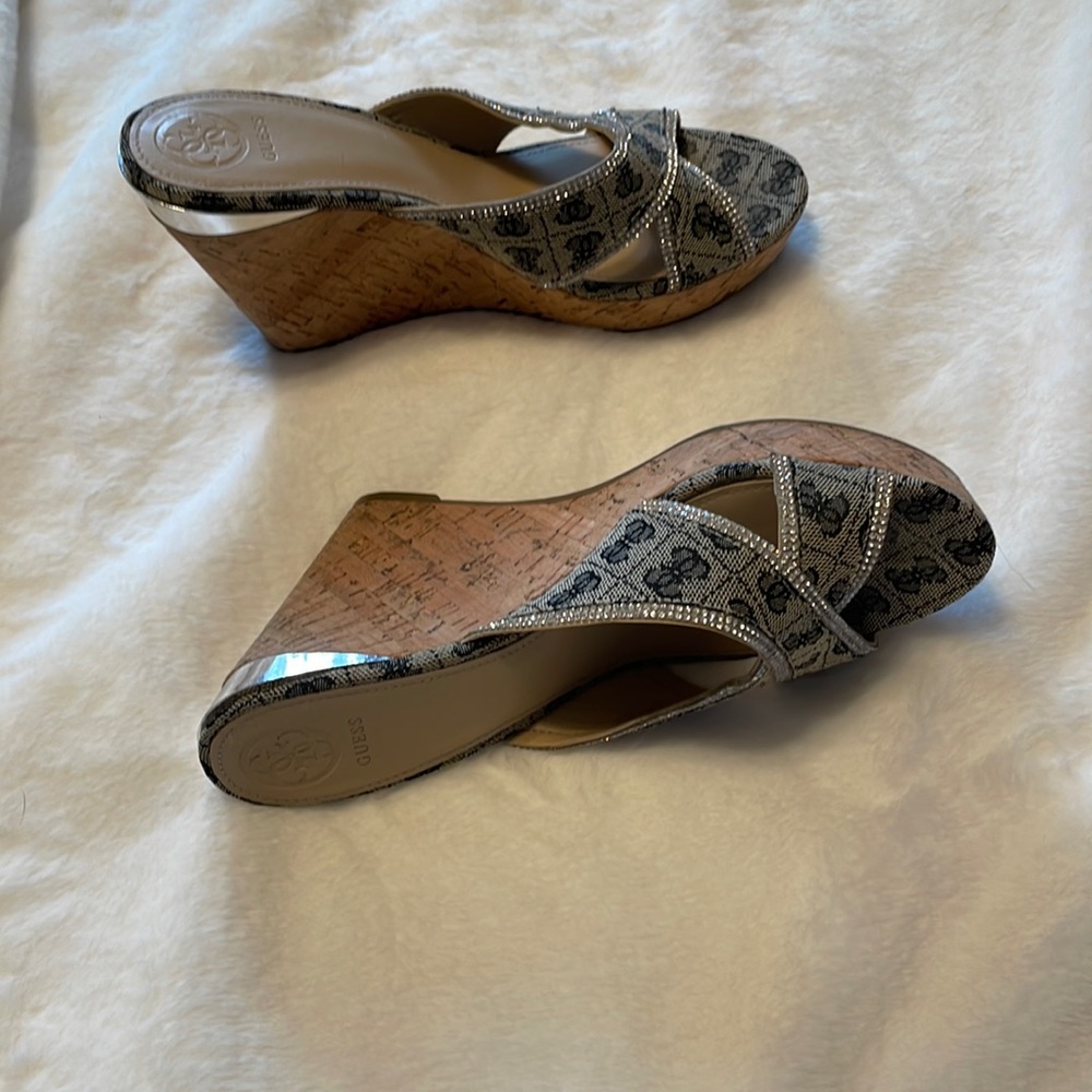 Guess slides 8-1/2 like new, taupe with black logo print and crystal trim